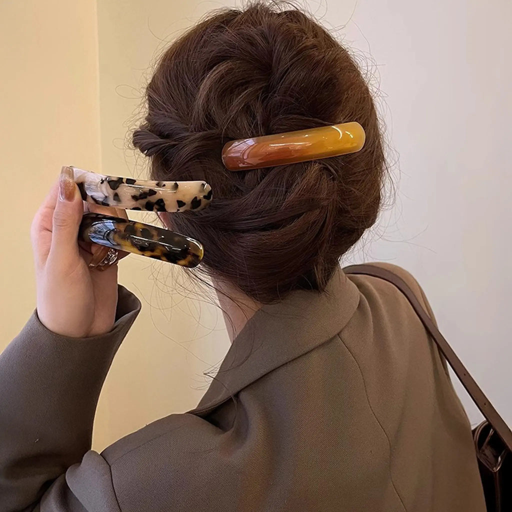 Moon-Tied Acetate hair clip STELATIDE