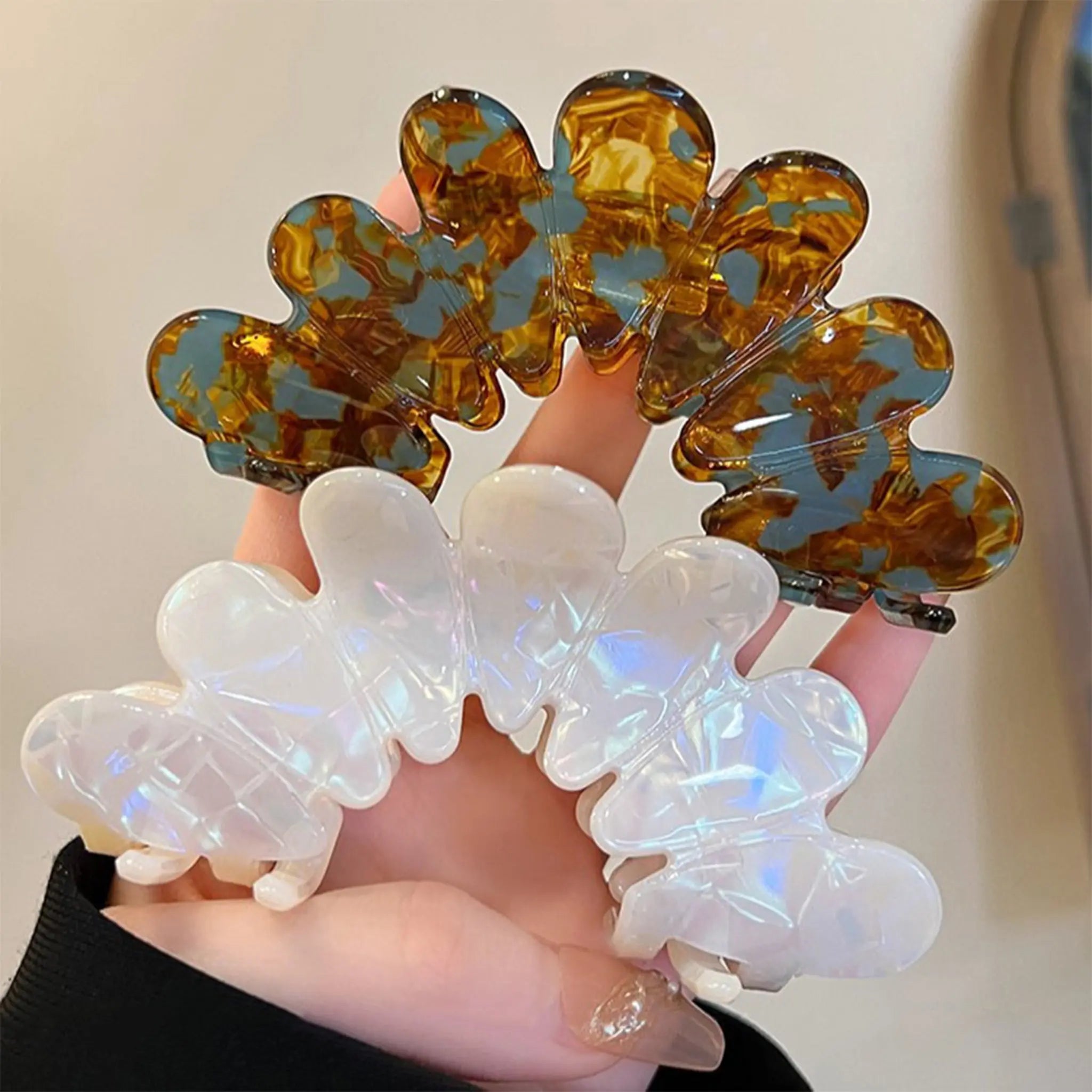 Shark-Mouth  Acetate Hairpin STELATIDE